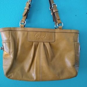 Coach Bags - Coach Vintage Purse Coach Bags - Coach Vintage Purse